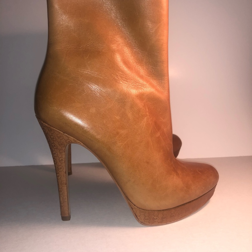 Micheal Kors boots